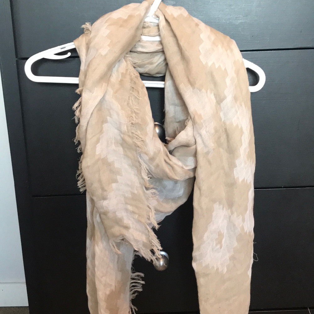 Aritzia mosaic scarf
